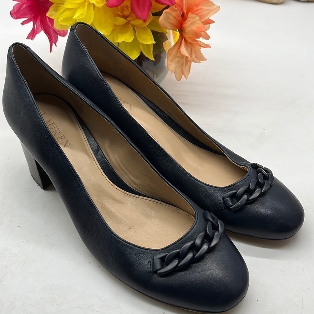 Lauren Ralph Lauren Jacksen Navy Blue Leather Pumps with chain accent Sz 10B.